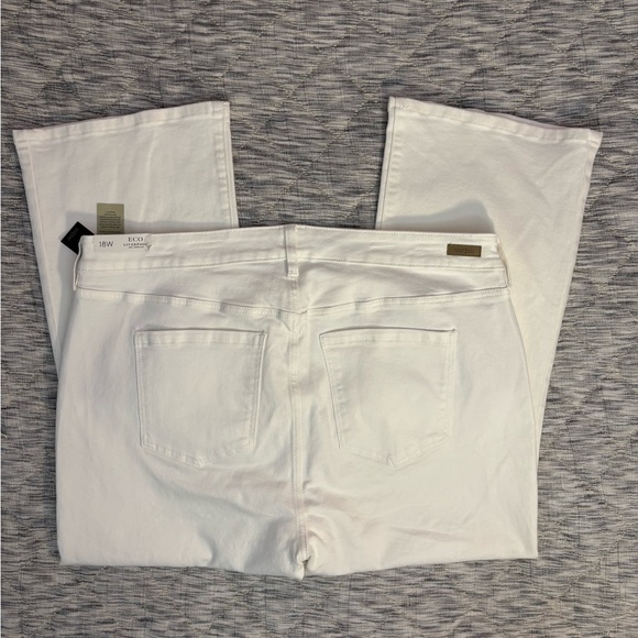 Liverpool Hannah Cropped Flare White Jeans Sz 18W NWT | Liverpool Flare Jeans - - Picture 2 of 10